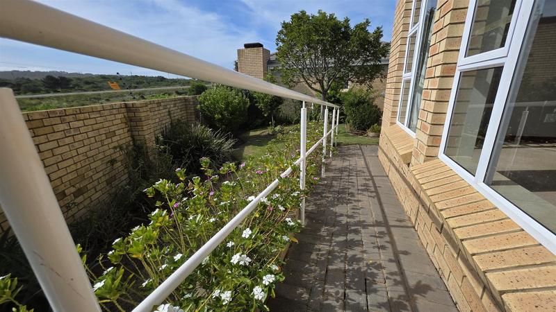 2 Bedroom Property for Sale in Reebok Western Cape